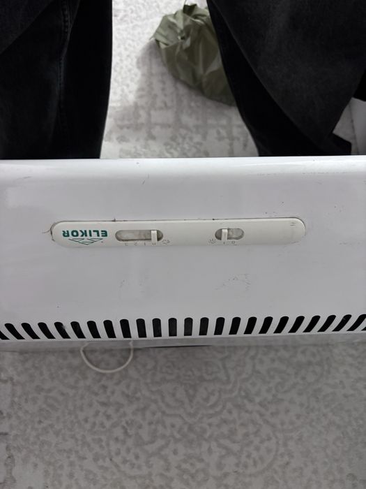 продается вытяжка на кухню