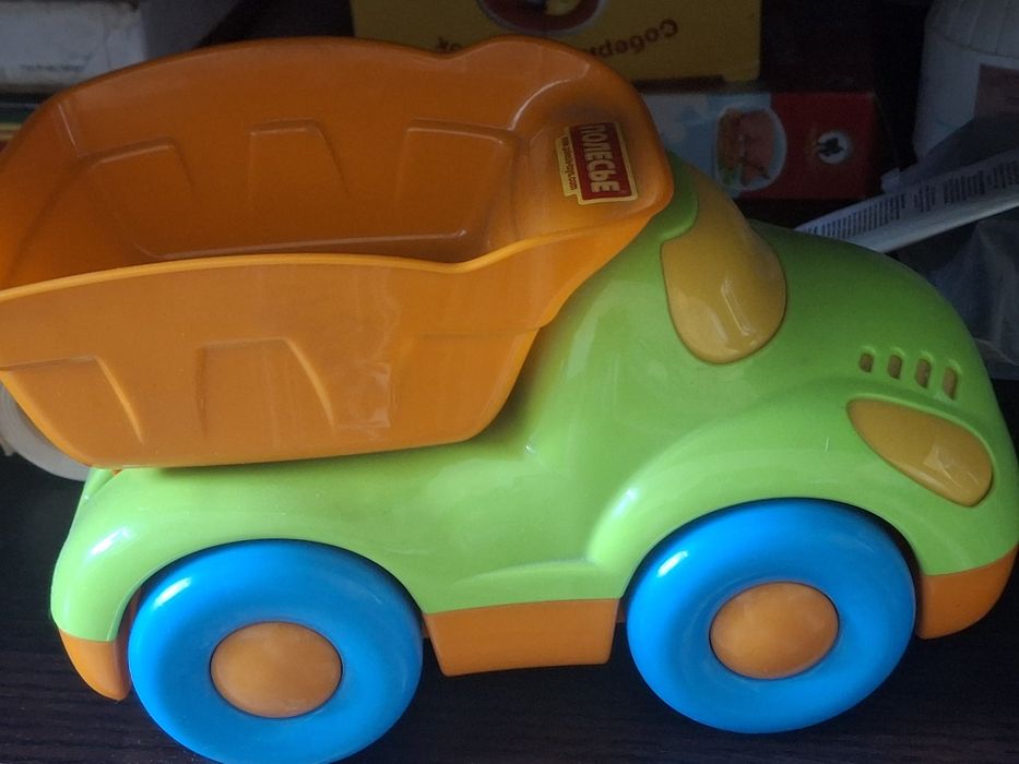 Новая   игрушка.