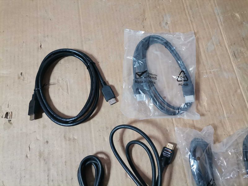 Кабел        HDMI