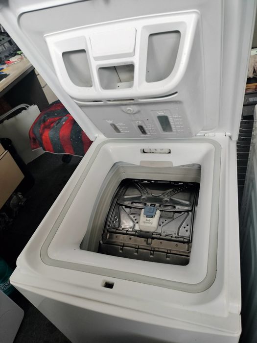 Mașină de spălat Whirlpool 6 kg verticala