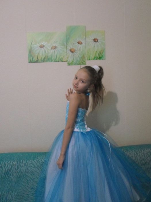 Продам нарядные платья