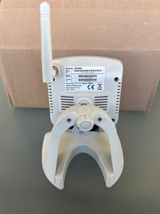 Продавам безжична IP камера бебефон WIFI с подарък колонки говорител