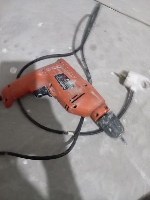 Продаю шруповерт