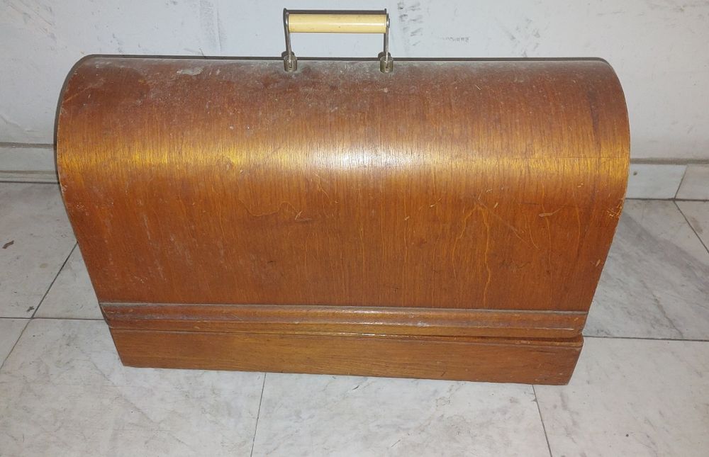 Стара шевна машина SINGER