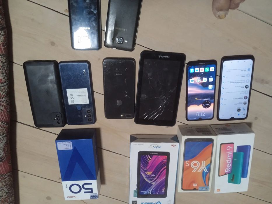 Telefonlar  registratsiyadan otmagan ishlab turibdi zapchastham bor