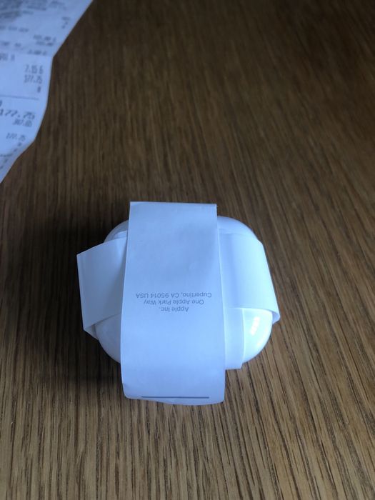 Продавам Airpods 4 ANC