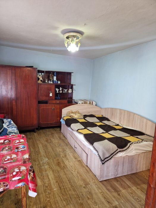 Vănd casă cu grădină in Husasău de Tinca.