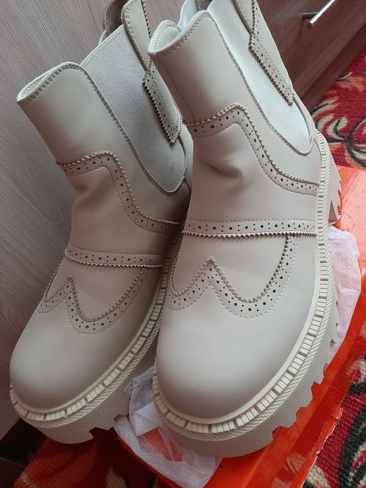 Зимние ботинки женские