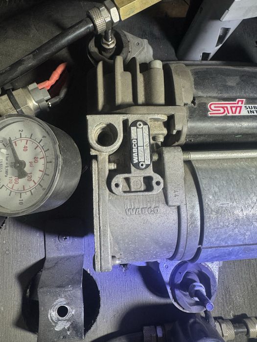 Продам пневмоподвеску в сборе, стояла на Сф5