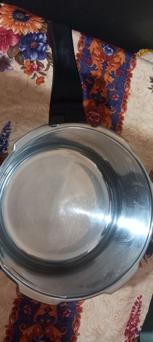 Skorovarka,afg'on qozon sotiladi