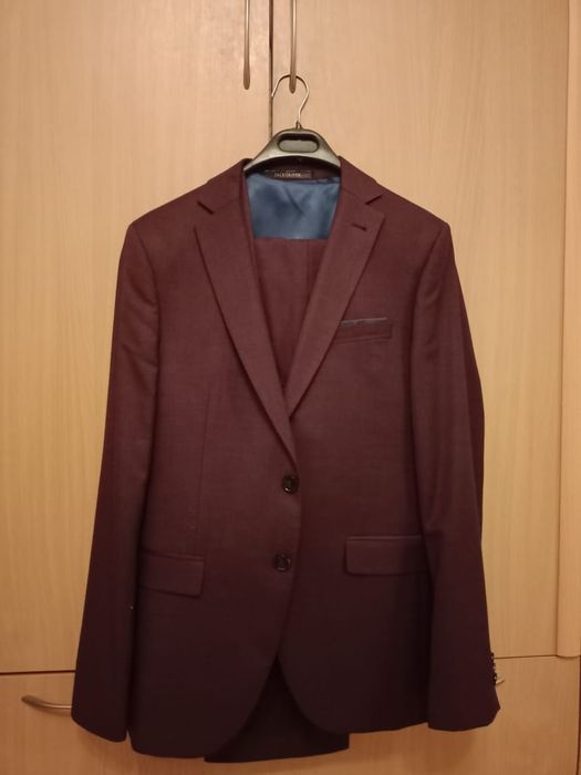 Продам костюмы на мероприятие.