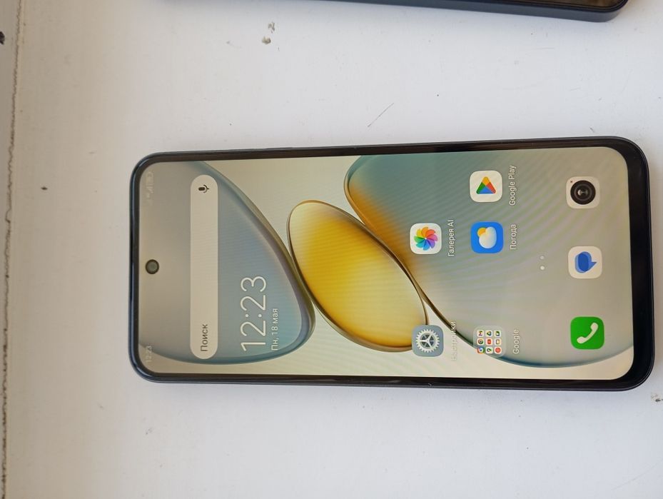 Продам телефон Tecno Spark Go1  8/128GB