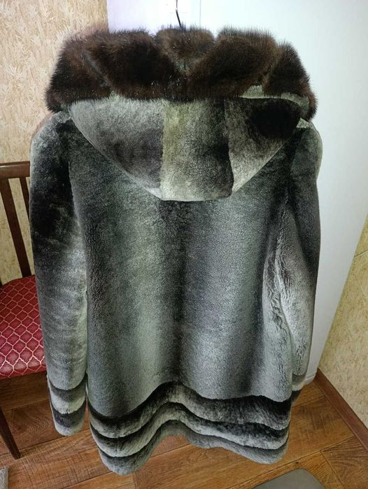 Шуба цигейковая с капюшоном