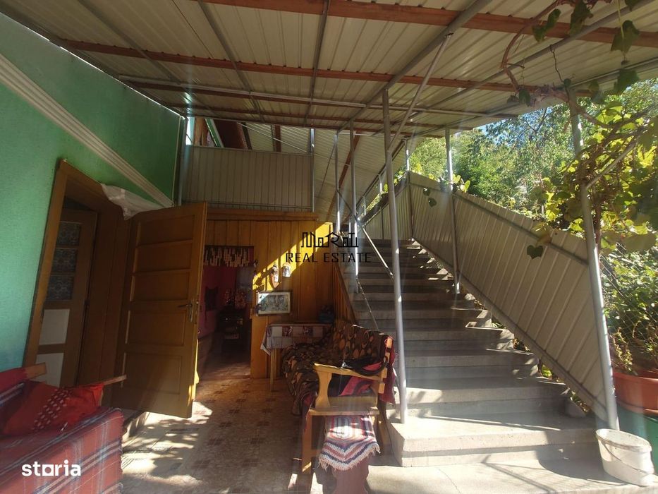 Casa si Teren Criscior