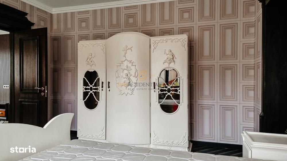Apartament exclusivist tip duplex, 7 camere + curte, zona Parcul Carol