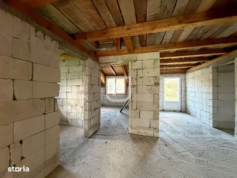 Casă 320 mp utili + 1143 mp teren, la roșu, Gura Humorului