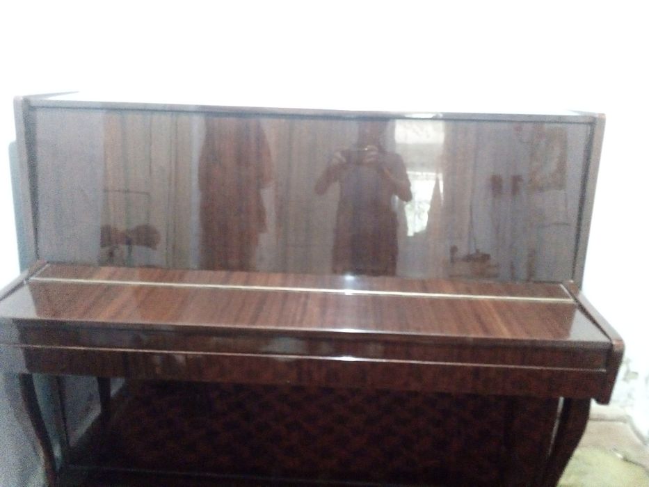 Продается пианино Ноктюрн торг уместен