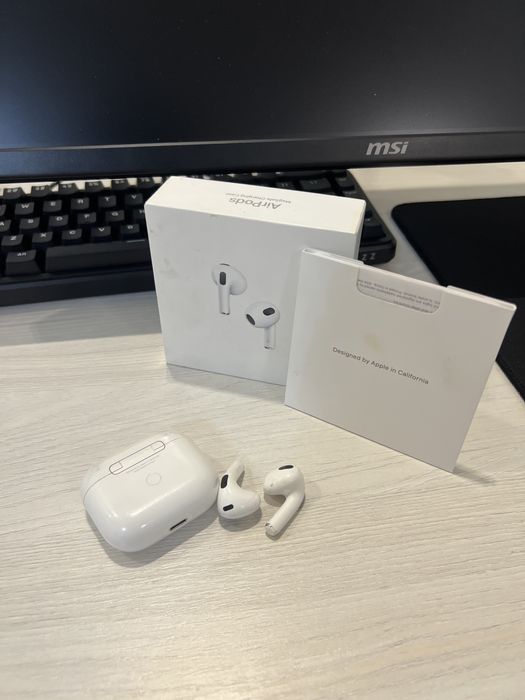 Продам Airpods 3