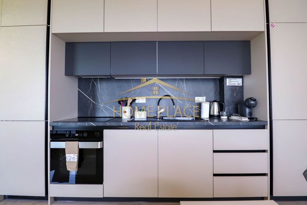 Дава се под наем Тристаен апартамент в Варна, Галата - 108 кв.м за 969 € - Снимка #1