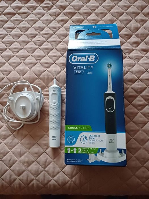 Електрическа четка за зъби  Oral-B