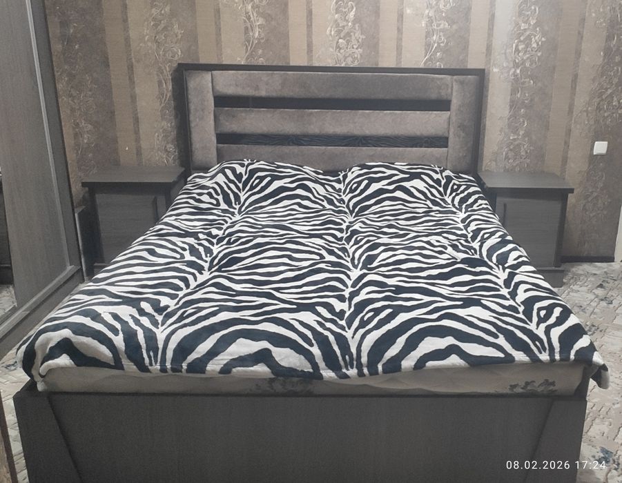 Диван тримо шкаф , холати ало даражада ,