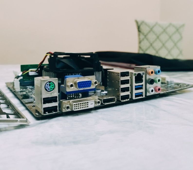 Комплектующие: Мат.плата Elitegroup H87 DDR3, ОЗУ 4gb, G3420 + Кулер.