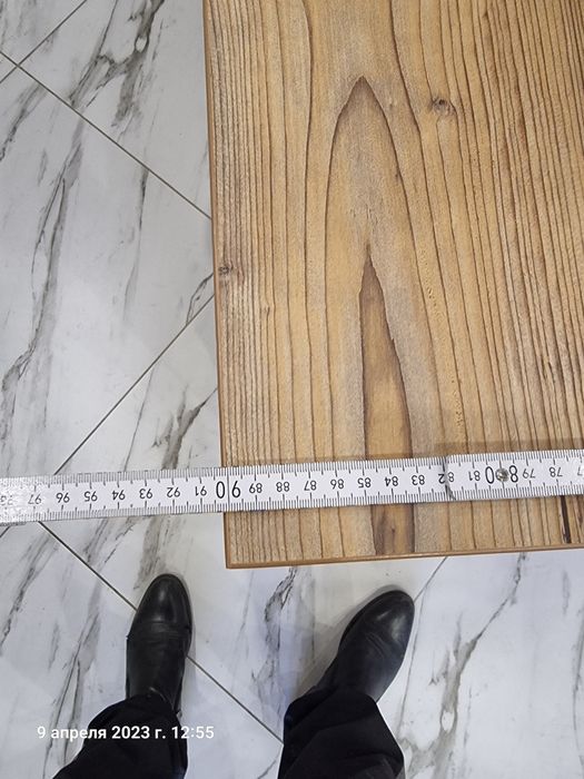 Продам шкаф на колесах.