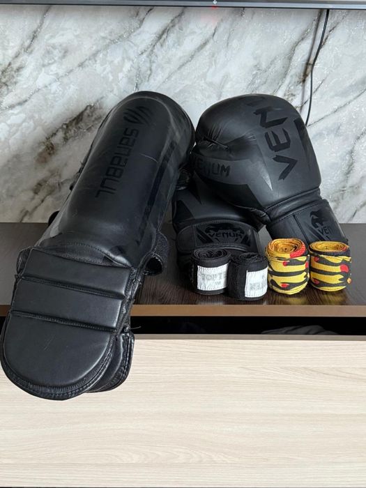 Продам боксерские перчатки