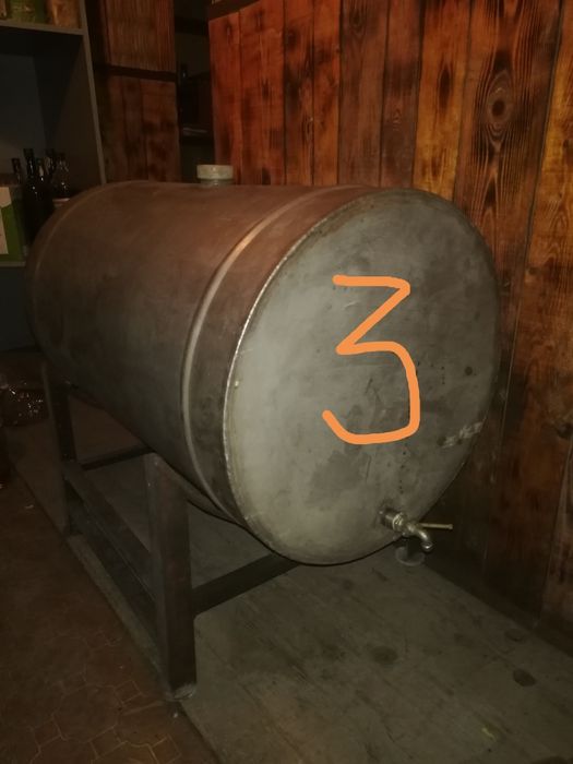 Продавам бурета от дърво и неръждавейка