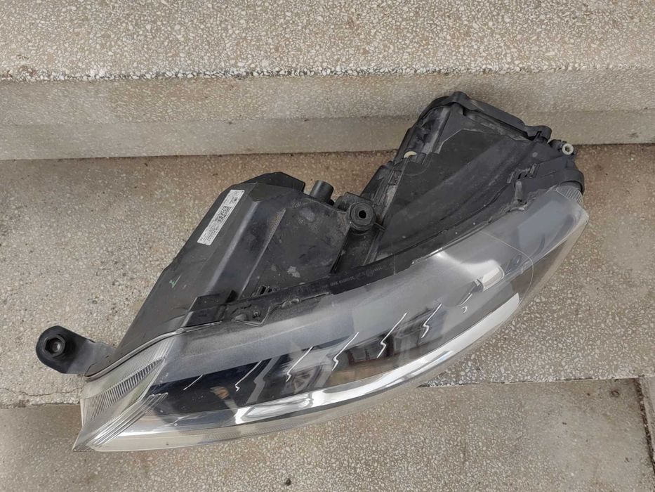 Фар Skoda Rapid Bi-Xenon LED ляв / Фар Шкода Рапид Оригинален