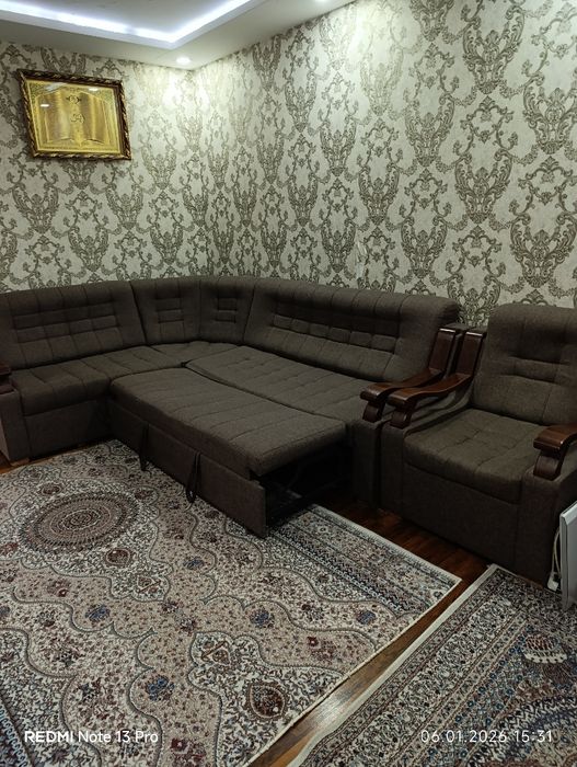 Угловой диван гостивой