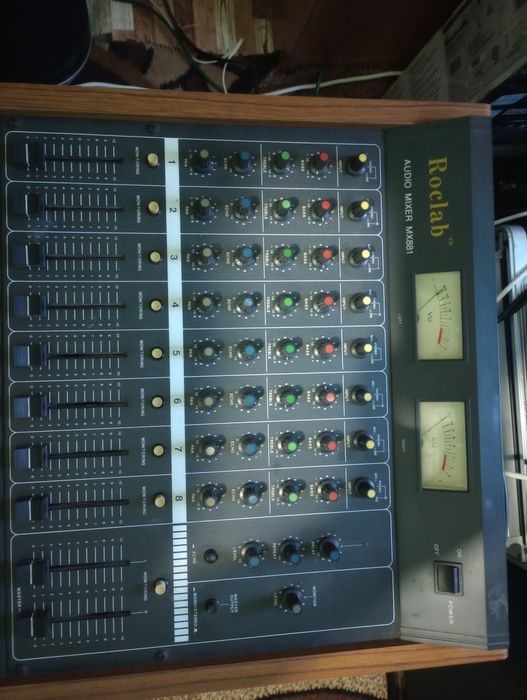 Vând  Mixer Audio Roclab MX881