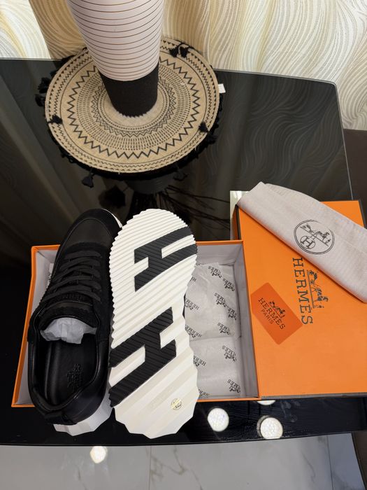 ADIDAȘI HERMES – Calitate premium