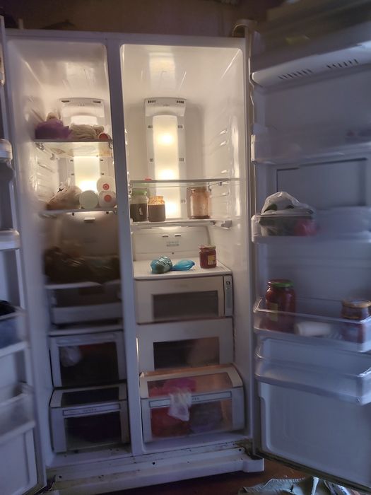 Холодильник корейский