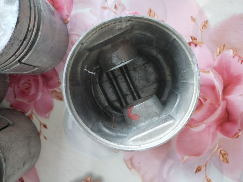 Поршень целиндра на Газ 52