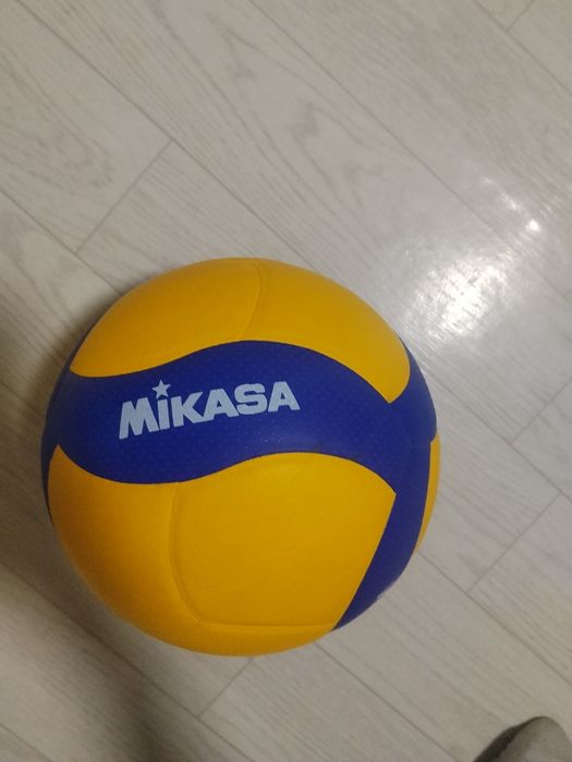 Волейбольный мяч Mikasa V300W