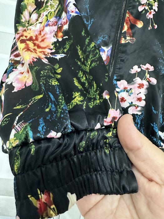 Жұқа бомбер сатылады