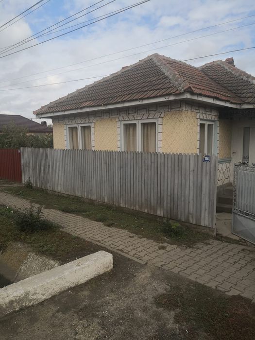 Casa de vânzare in comuna Ciorani de jos Judetul Prahova.