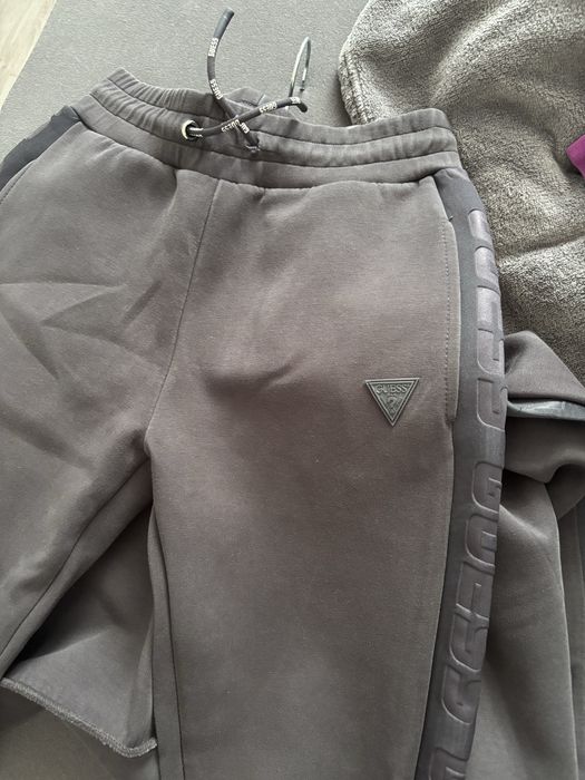 Екип Guess 12 год