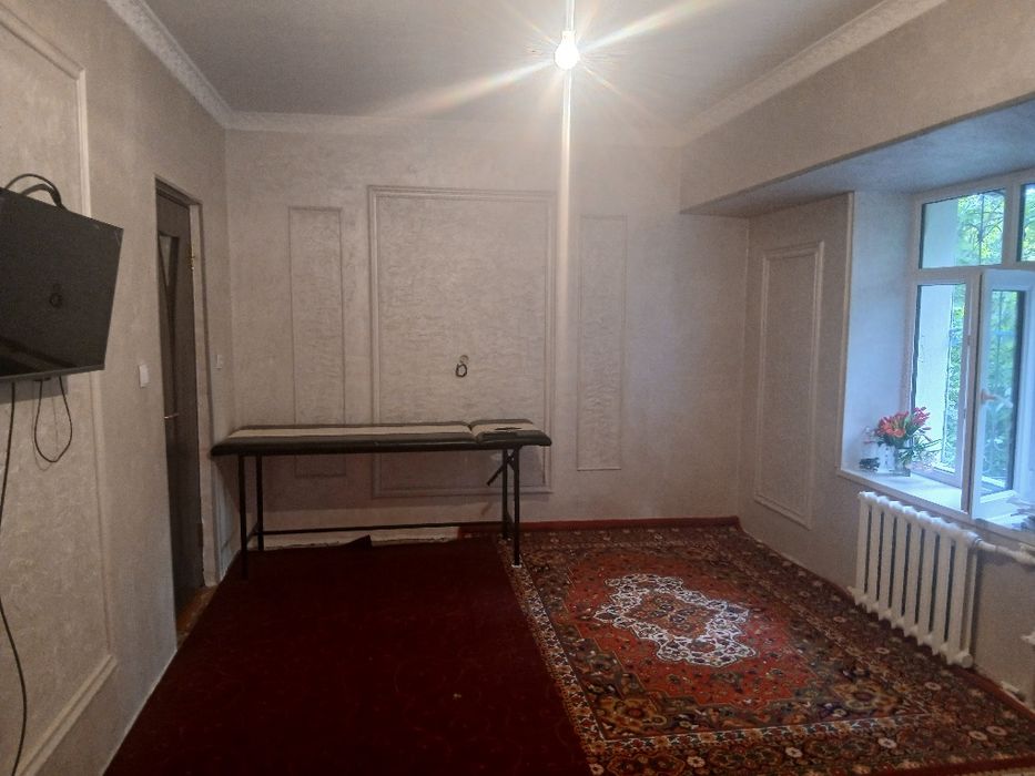 Юнусобод.1 хона 4кв.Кватиран 5 кизларга.1 мл. сум.