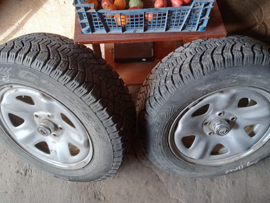 Продам комплект колес