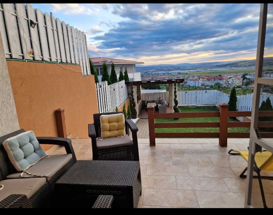 Casa de închiriat