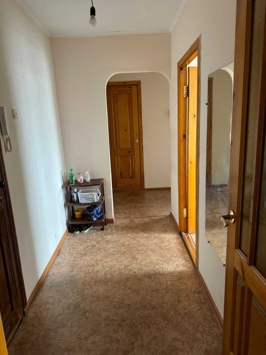 Продам 2х комнатную квартиру 8 мкр.