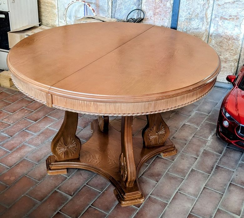 Продам комплект: 2 кресла+ 3 столика. Румыния.