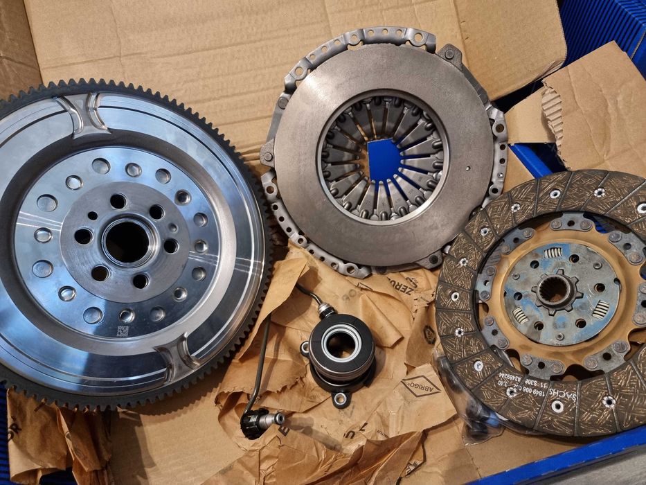 Kit ambreiaj cu volanta Opel Insignia 2.0 CDTI 110cp/131cp