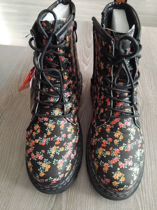 Дамски боти, ботуши на цветя