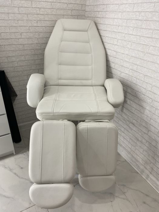 Кресло педикюрное,косметологическое