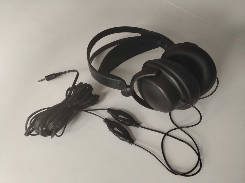 оригинални немски големи професионални слушалки за дисководещ