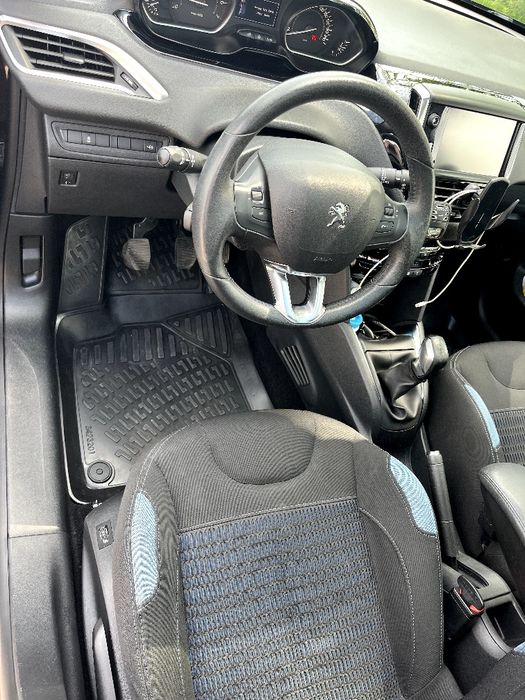 PEUGEOT 208 2013 — imagine 5