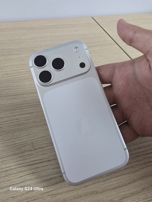Iphone 17 pro.